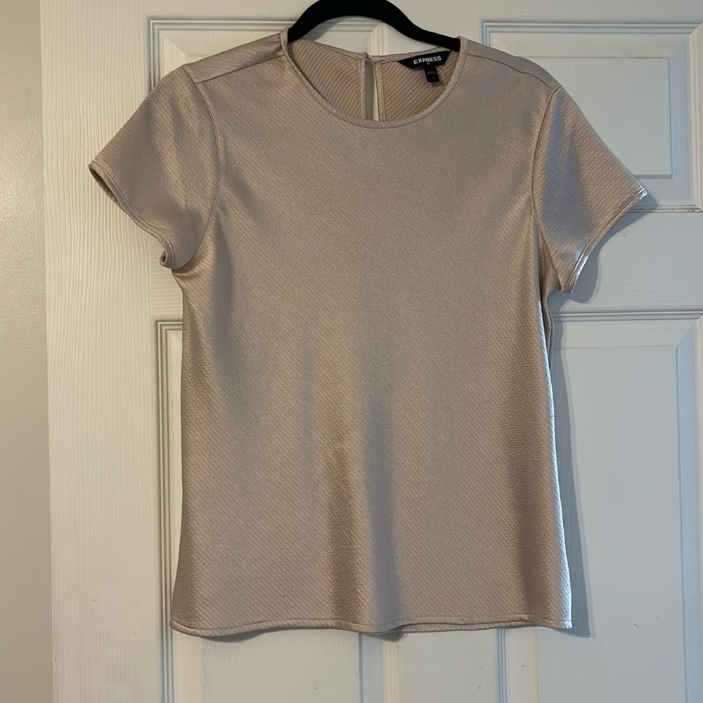 Light pink short sleeve Express blouse size S